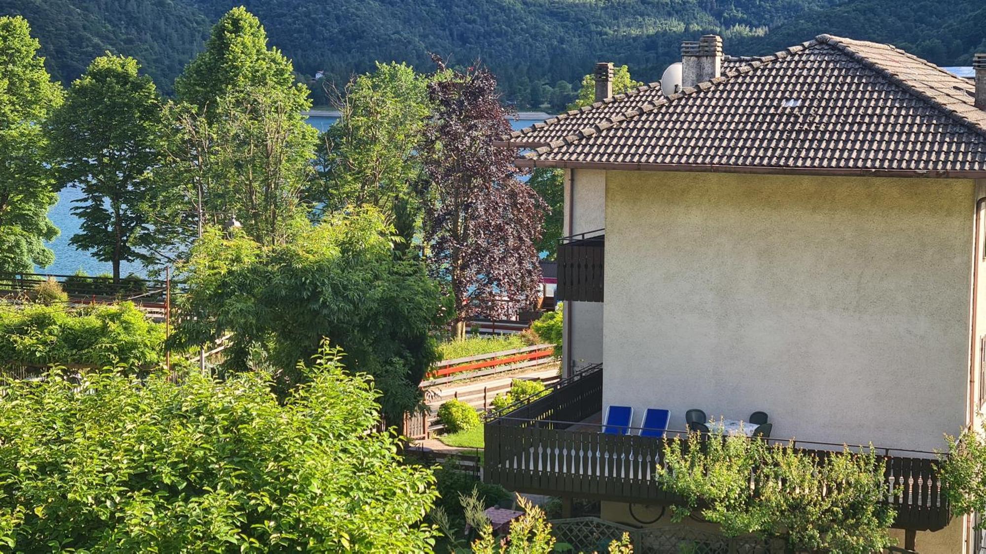 Апартаменты Bioledro Casa Lena Меццолаго Экстерьер фото